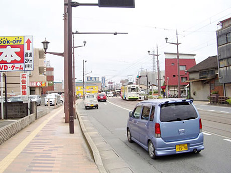 3．市電通り・熊本城方向から - 1